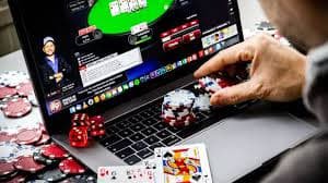 Antarmuka aplikasi mobile tt789apk menampilkan menu permainan slot dan opsi sportsbook