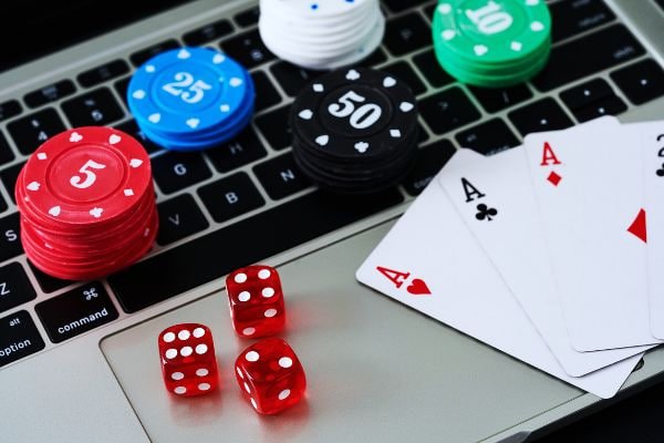 Pencatatan taruhan live dan sejarah penutupan pasar Riwayat taruhan live di tt789apk dengan detail odds, jumlah taruhan, dan status